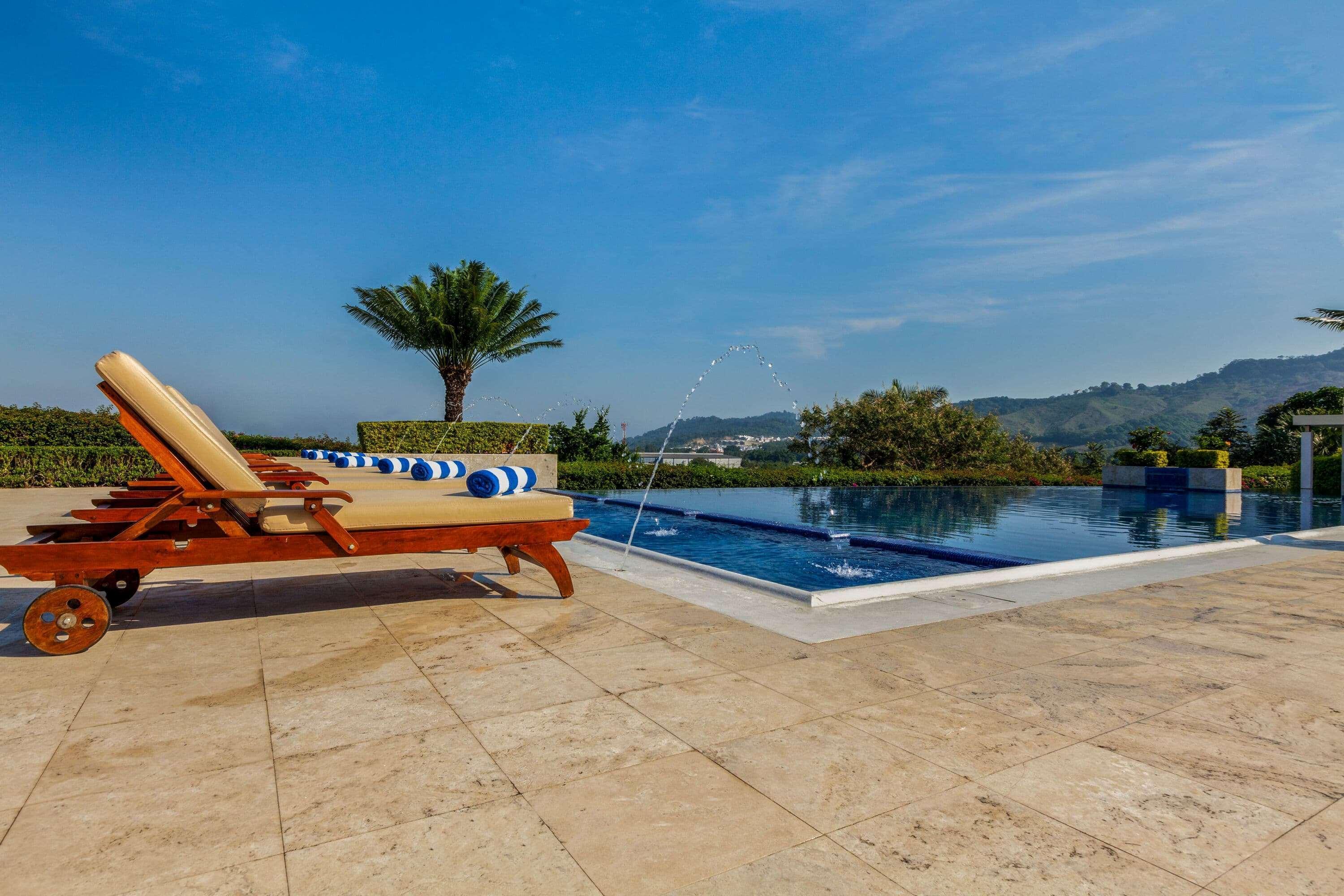 Отель La Quinta By Wyndham Poza Rica Экстерьер фото