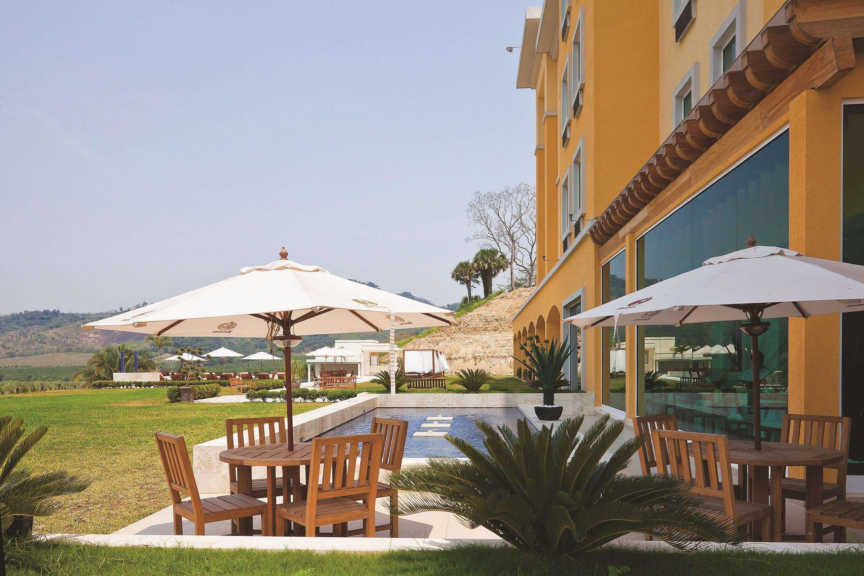 Отель La Quinta By Wyndham Poza Rica Экстерьер фото