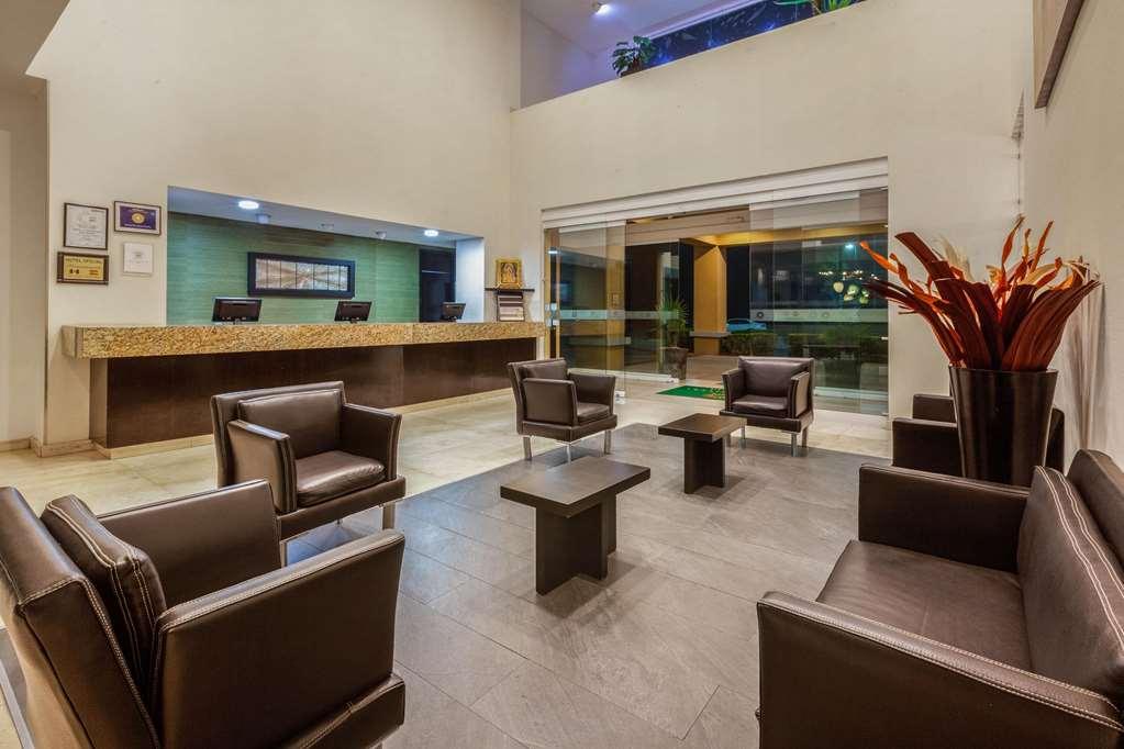 Отель La Quinta By Wyndham Poza Rica Интерьер фото